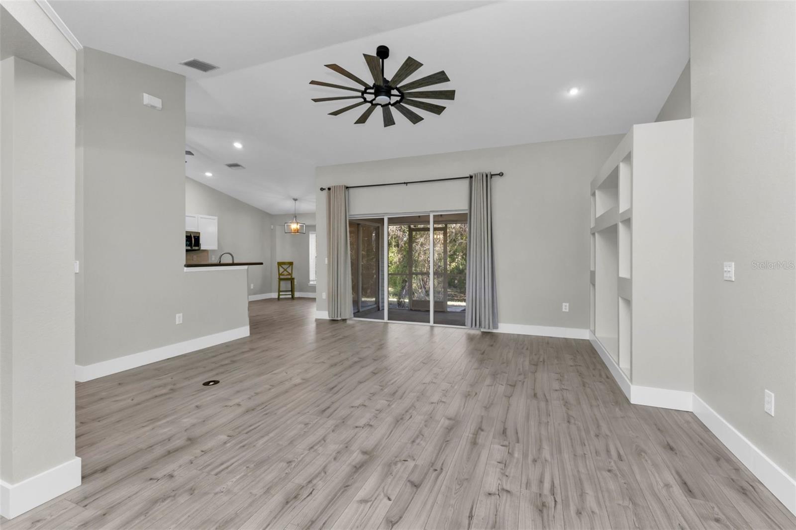 Image 6 of 43 For 11422 Second Avenue