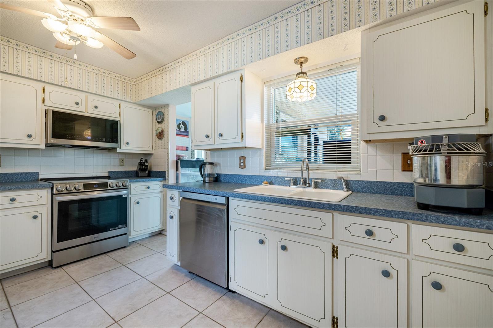 Image 10 of 24 For 199 Carlisle Avenue Nw