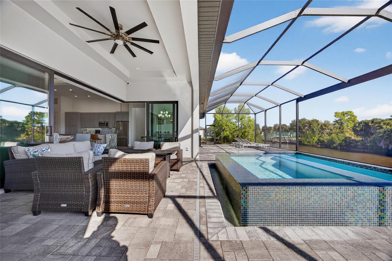 Image 27 of 38 For 2817 41st Avenue