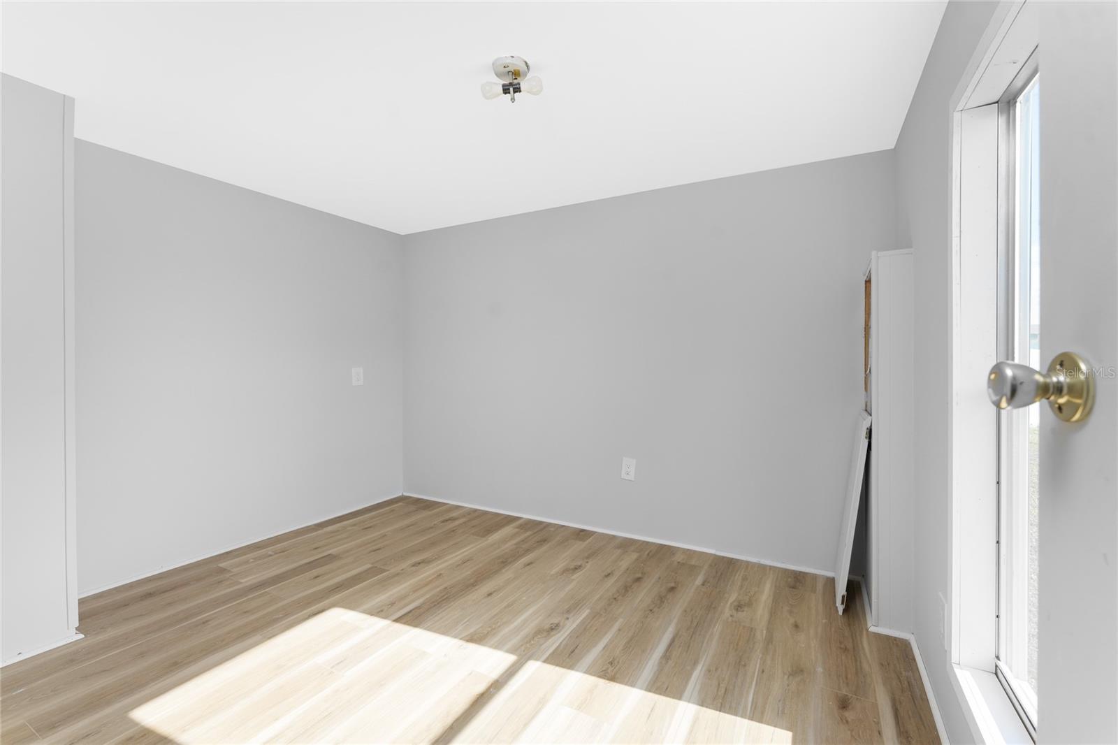 Image 13 of 39 For 7412 Beckley Street