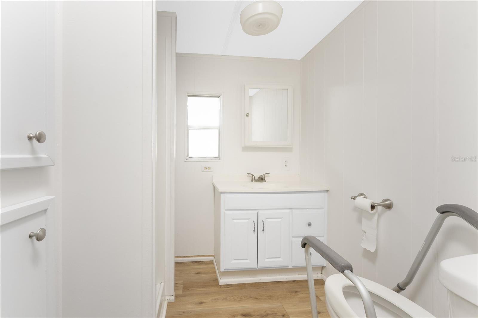 Image 17 of 39 For 7412 Beckley Street