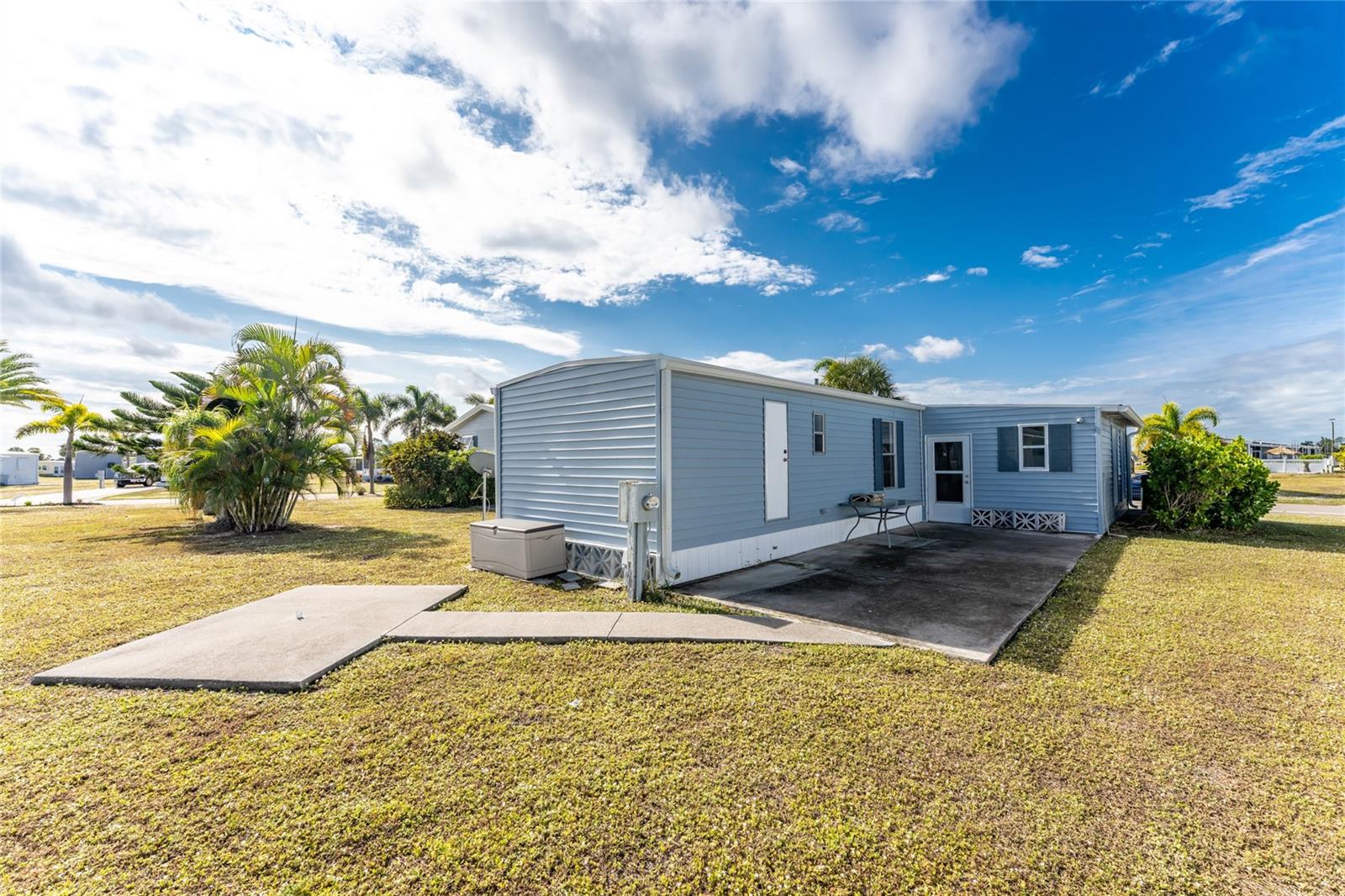 Image 26 of 39 For 7412 Beckley Street