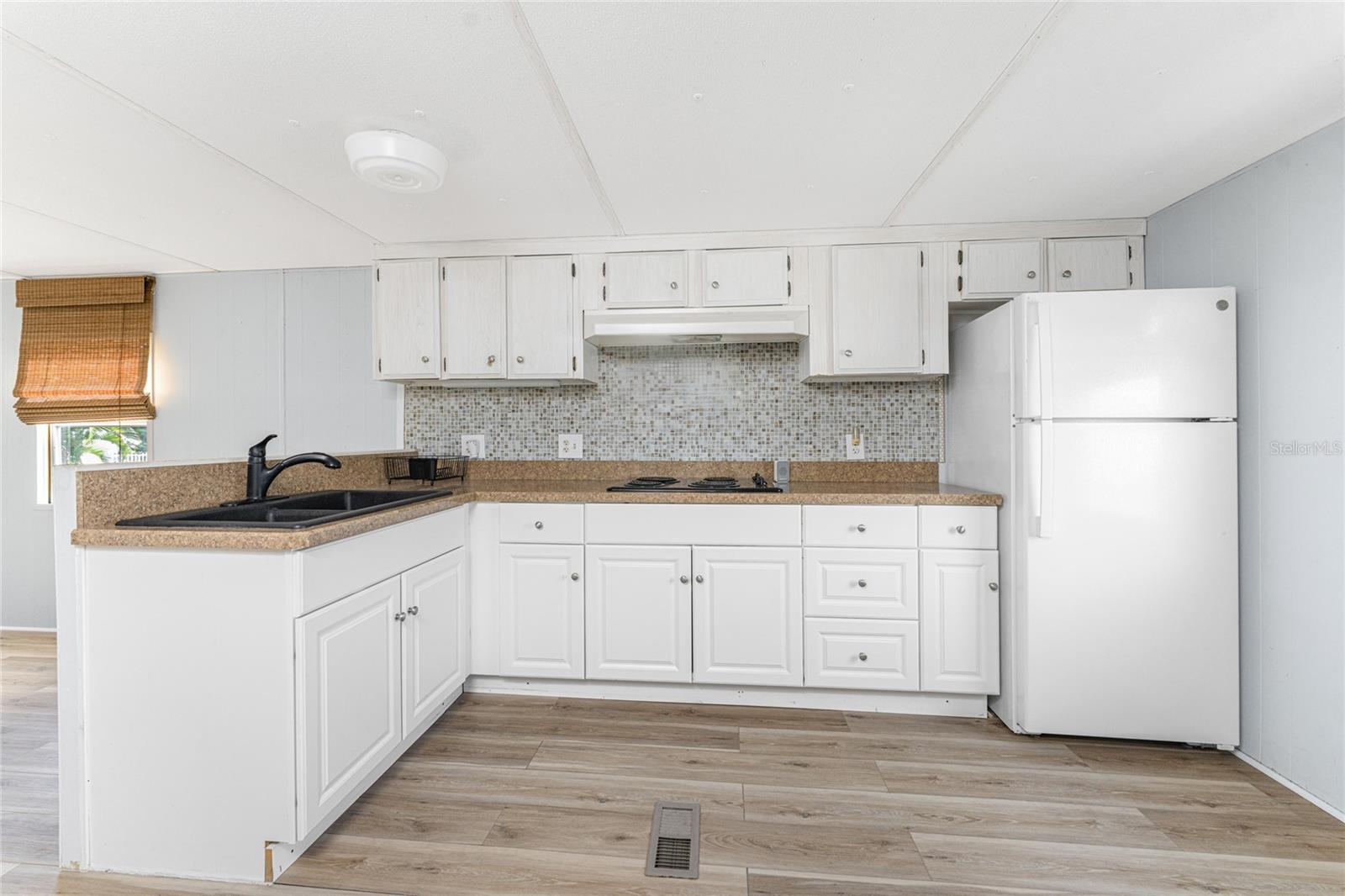 Image 7 of 39 For 7412 Beckley Street