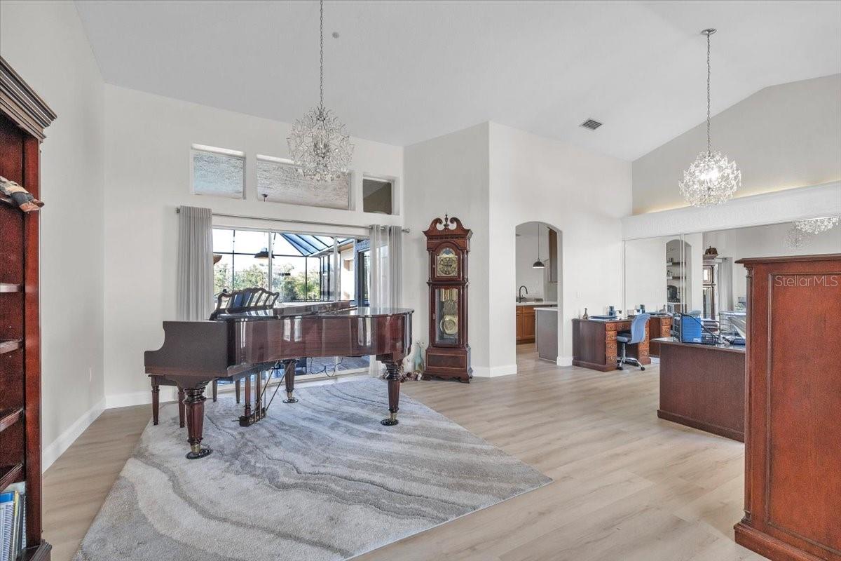 Image 10 of 90 For 8553 Aviary Road