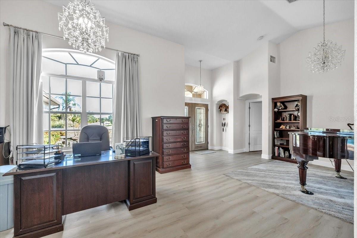 Image 14 of 90 For 8553 Aviary Road