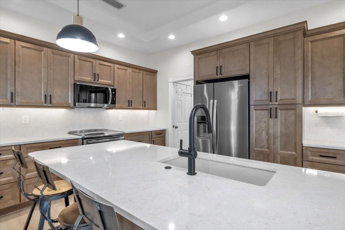 Image 25 of 90 For 8553 Aviary Road