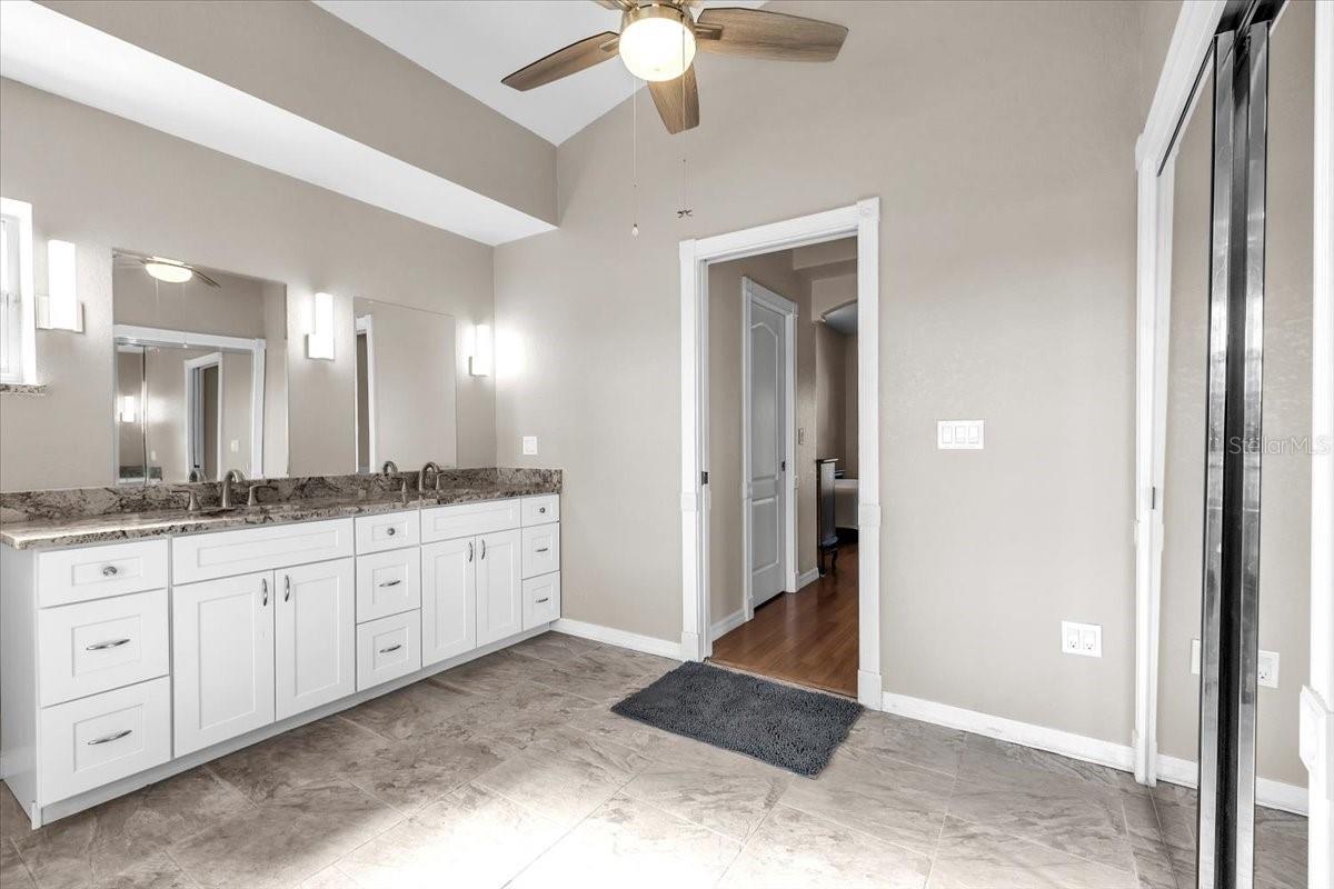 Image 36 of 90 For 8553 Aviary Road