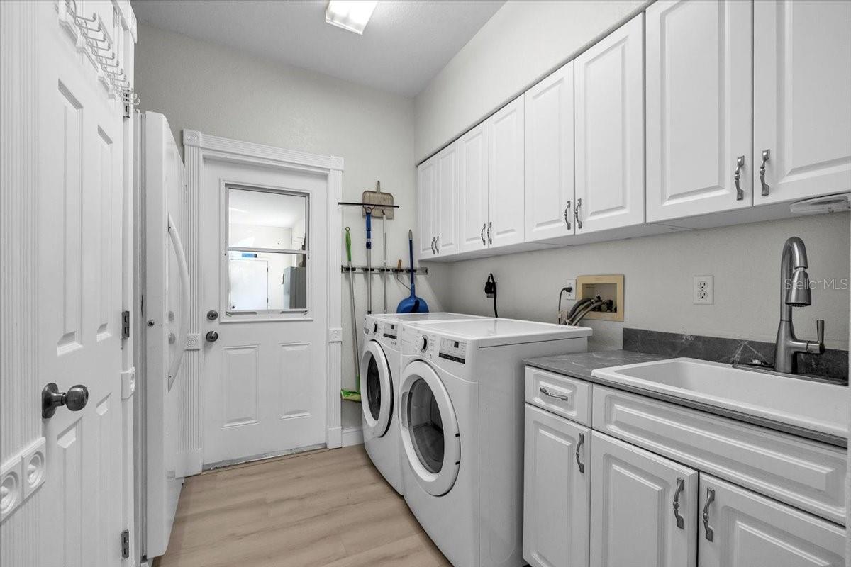 Image 51 of 90 For 8553 Aviary Road