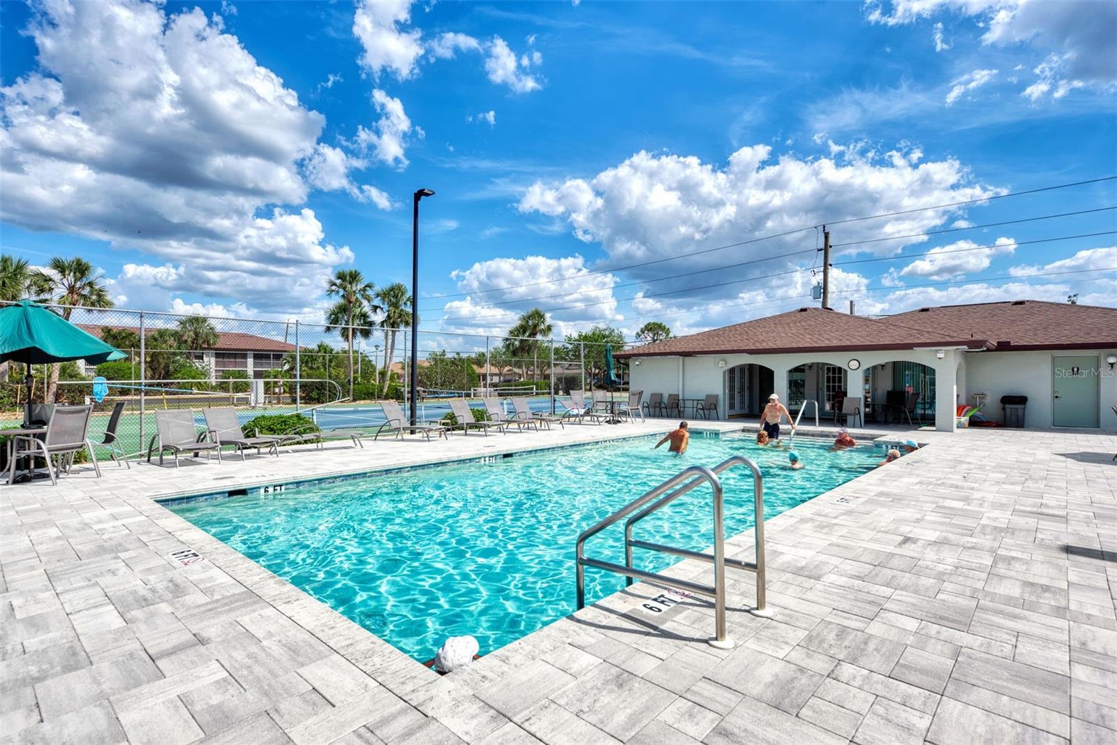 Image 4 of 39 For 25100 Sandhill Boulevard F203