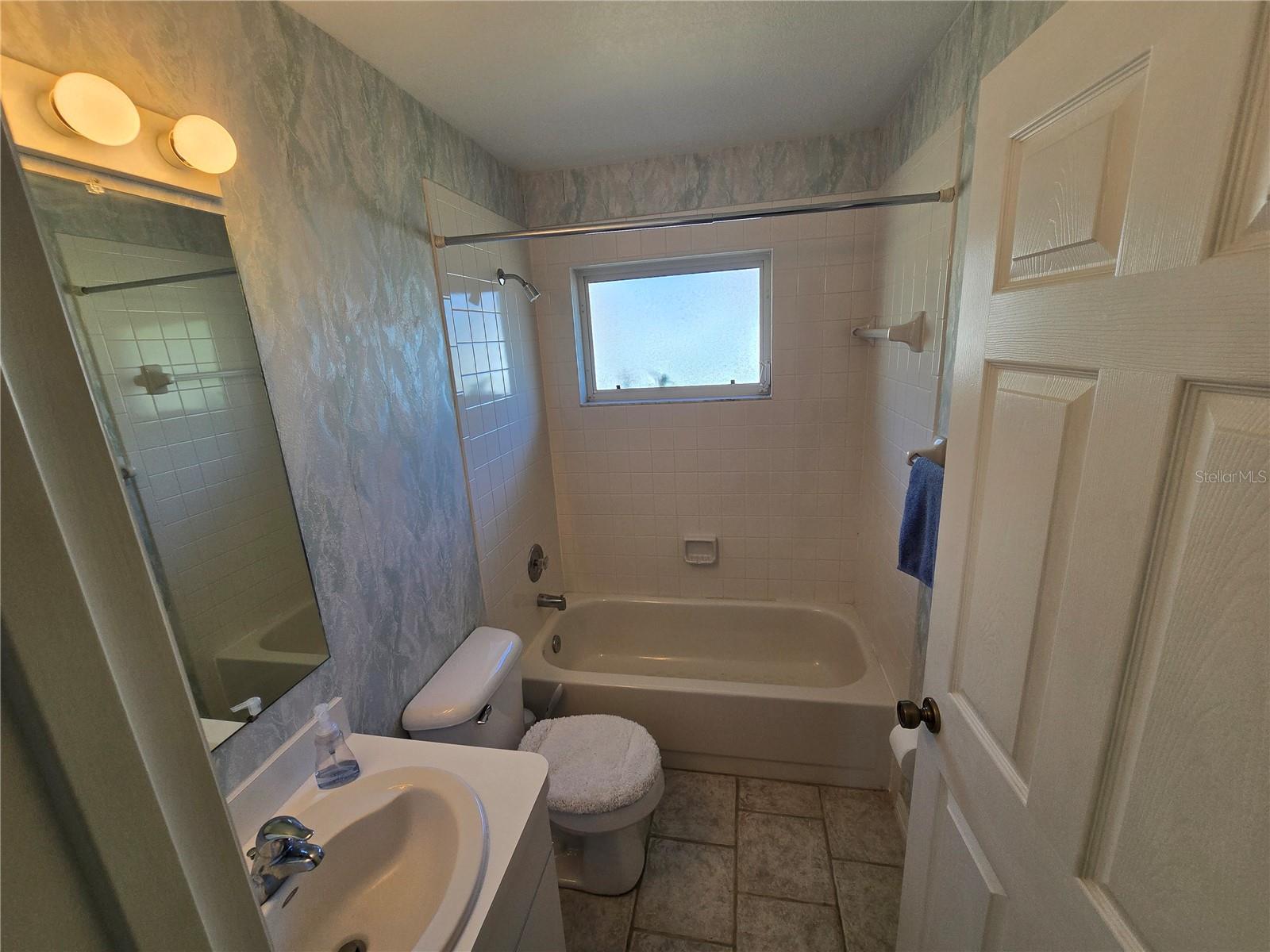 Image 18 of 27 For 4753 Salford Boulevard