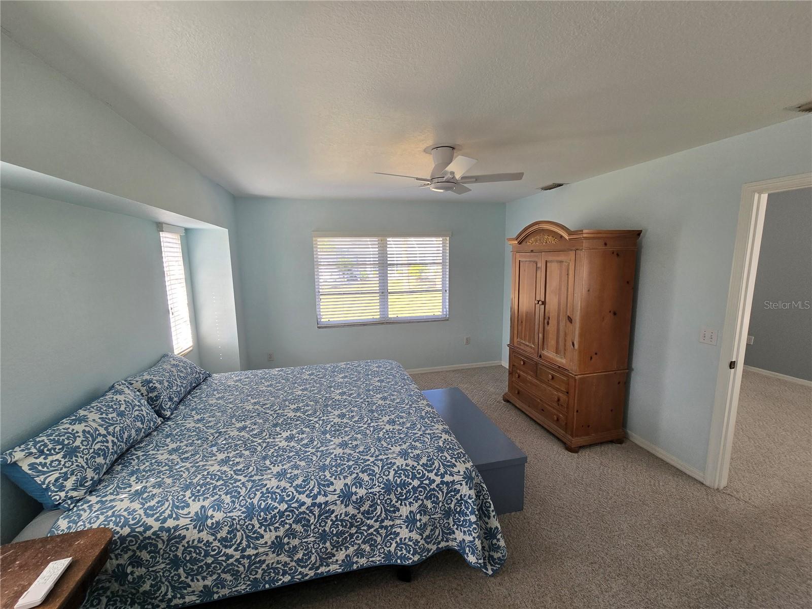 Image 8 of 27 For 4753 Salford Boulevard