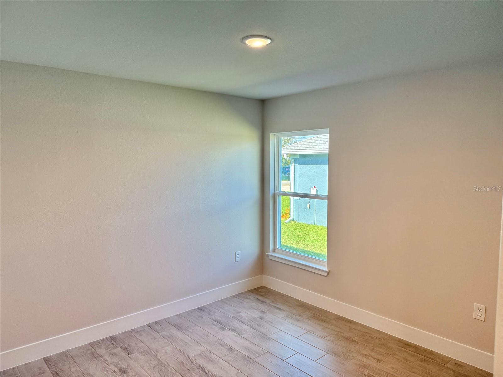 Image 23 of 25 For 9227 Newnan Circle