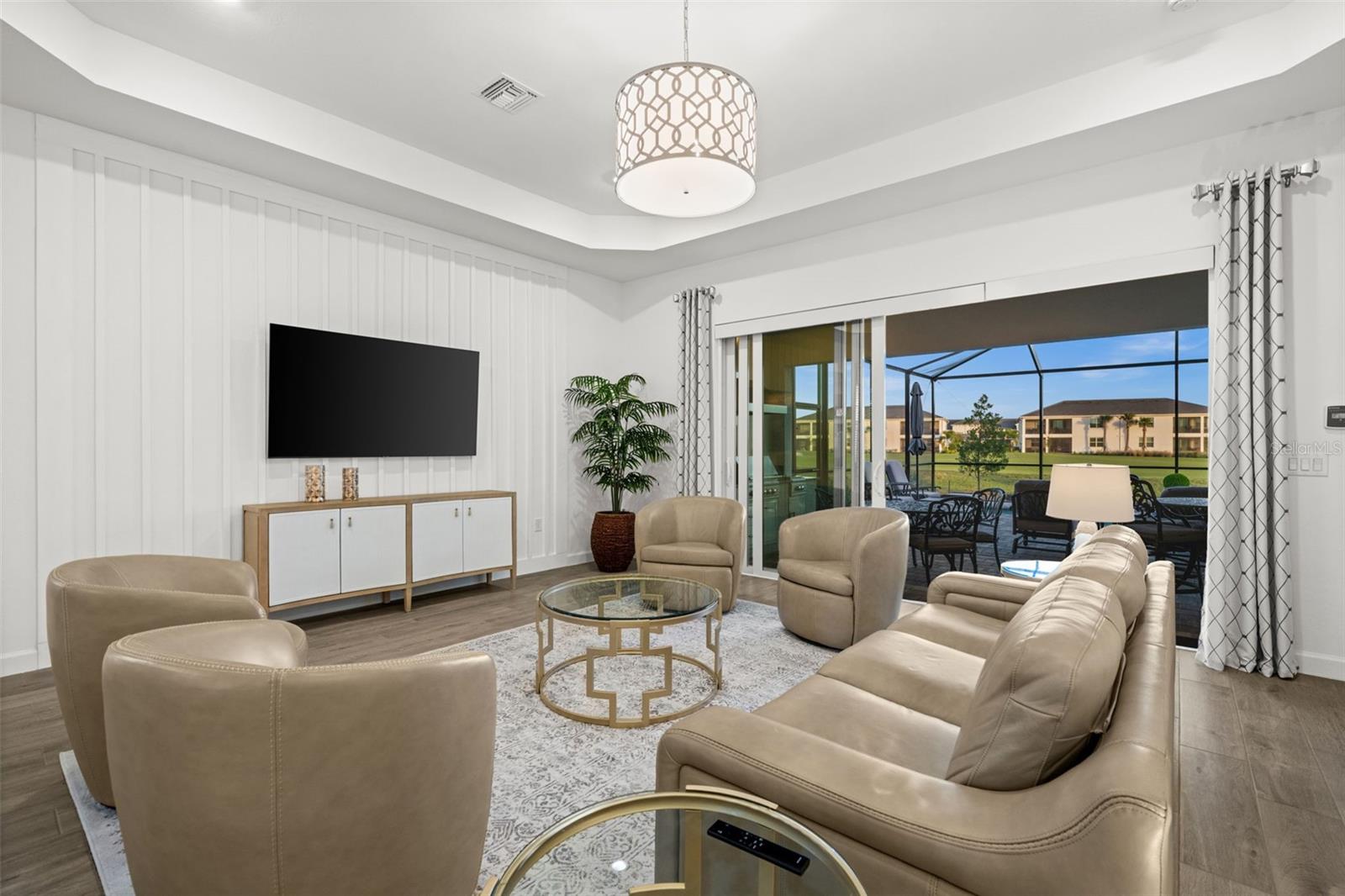 Image 12 of 47 For 15031 Pinehurst Lane