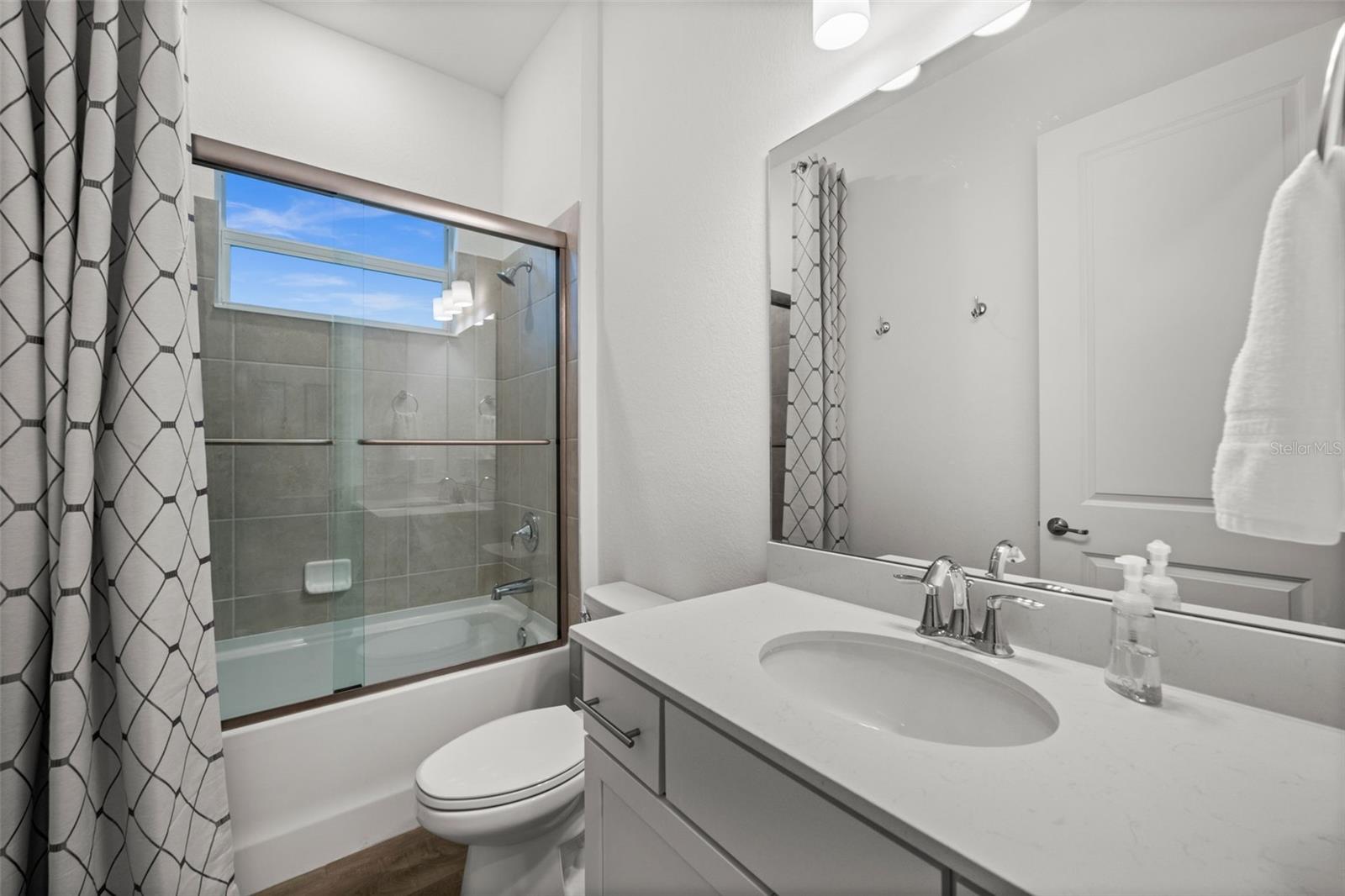 Image 18 of 47 For 15031 Pinehurst Lane