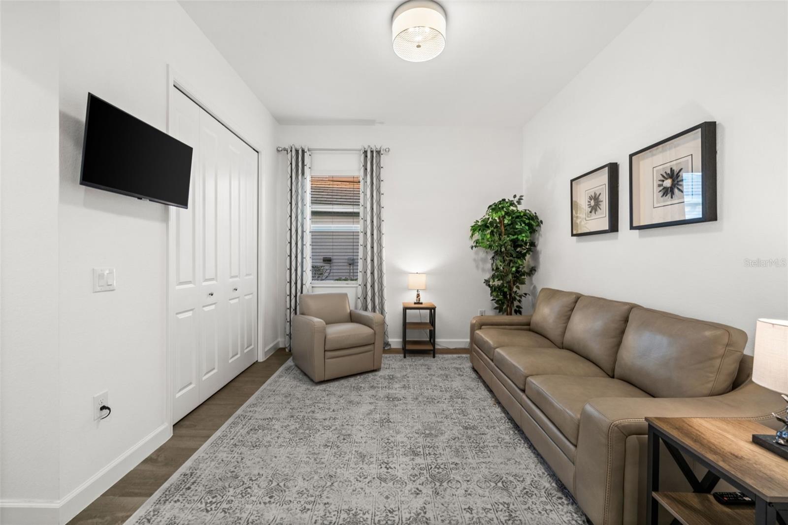 Image 22 of 47 For 15031 Pinehurst Lane