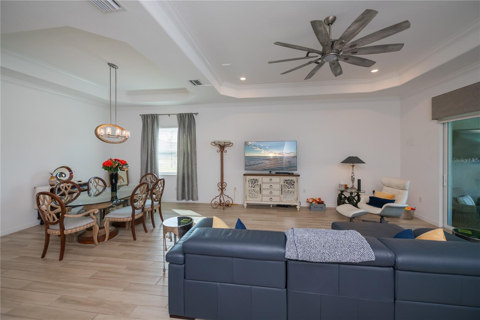 Image 16 of 82 For 25325 Longmeadow Drive