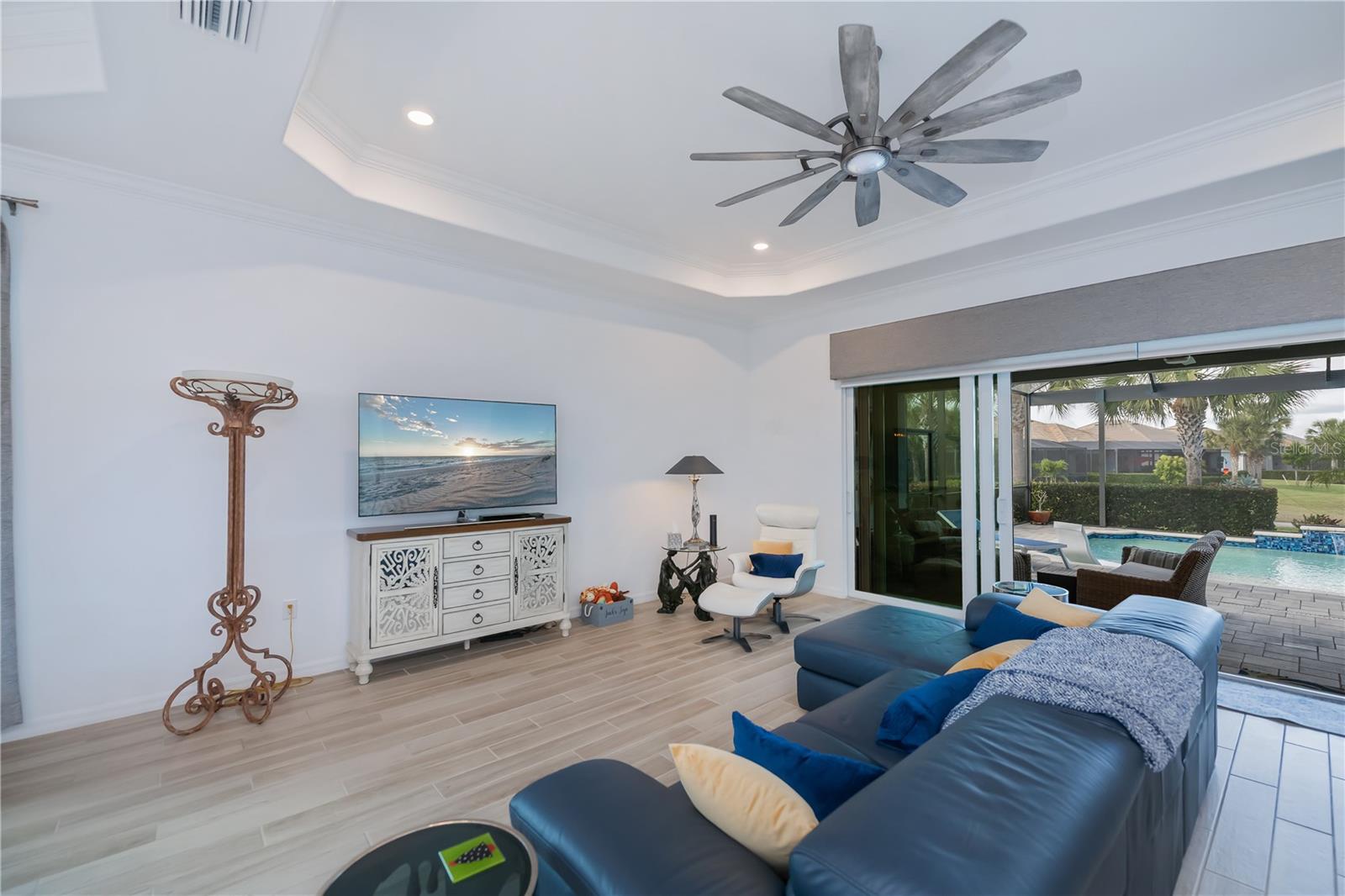 Image 19 of 82 For 25325 Longmeadow Drive