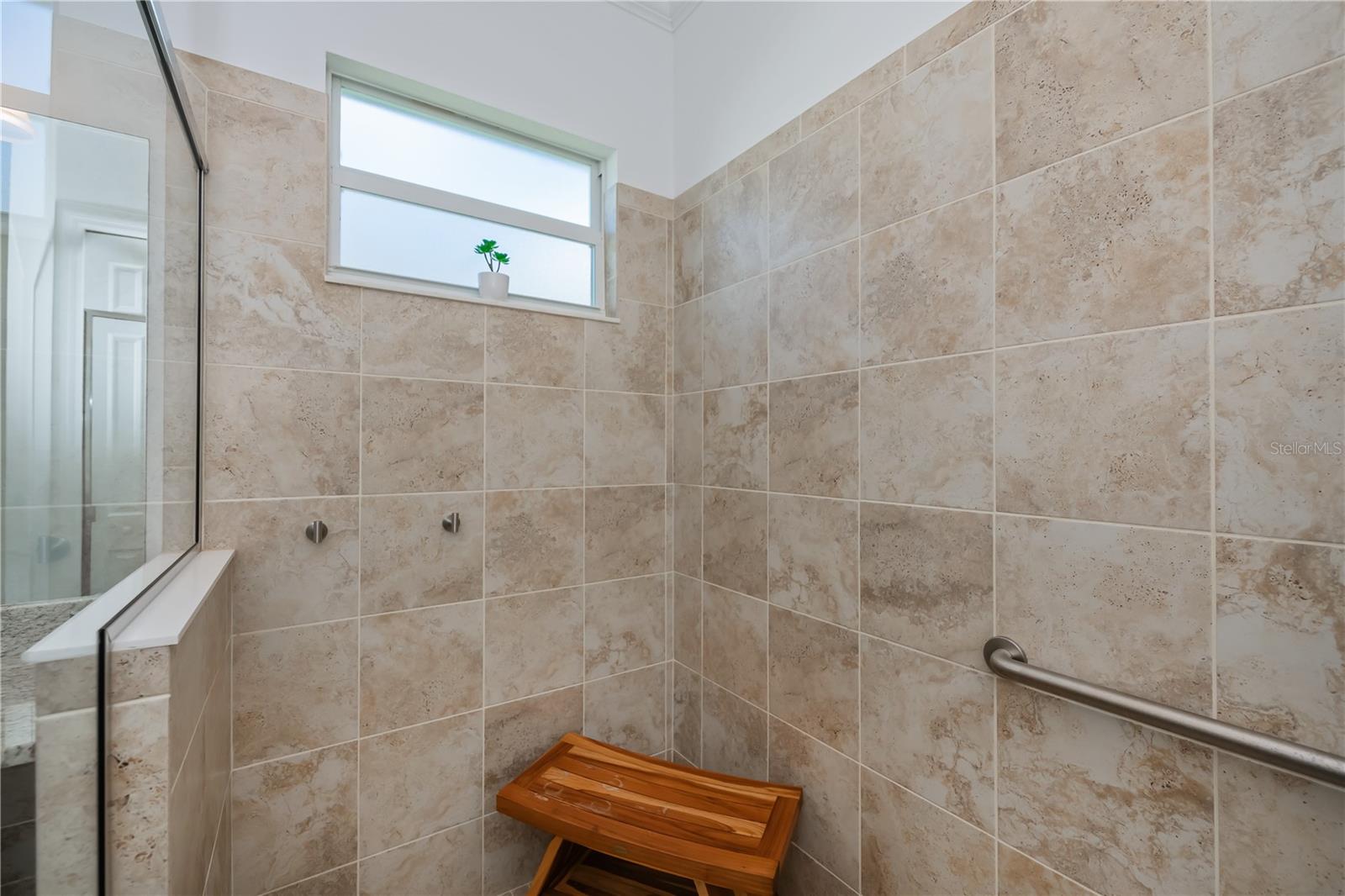 Image 41 of 82 For 25325 Longmeadow Drive