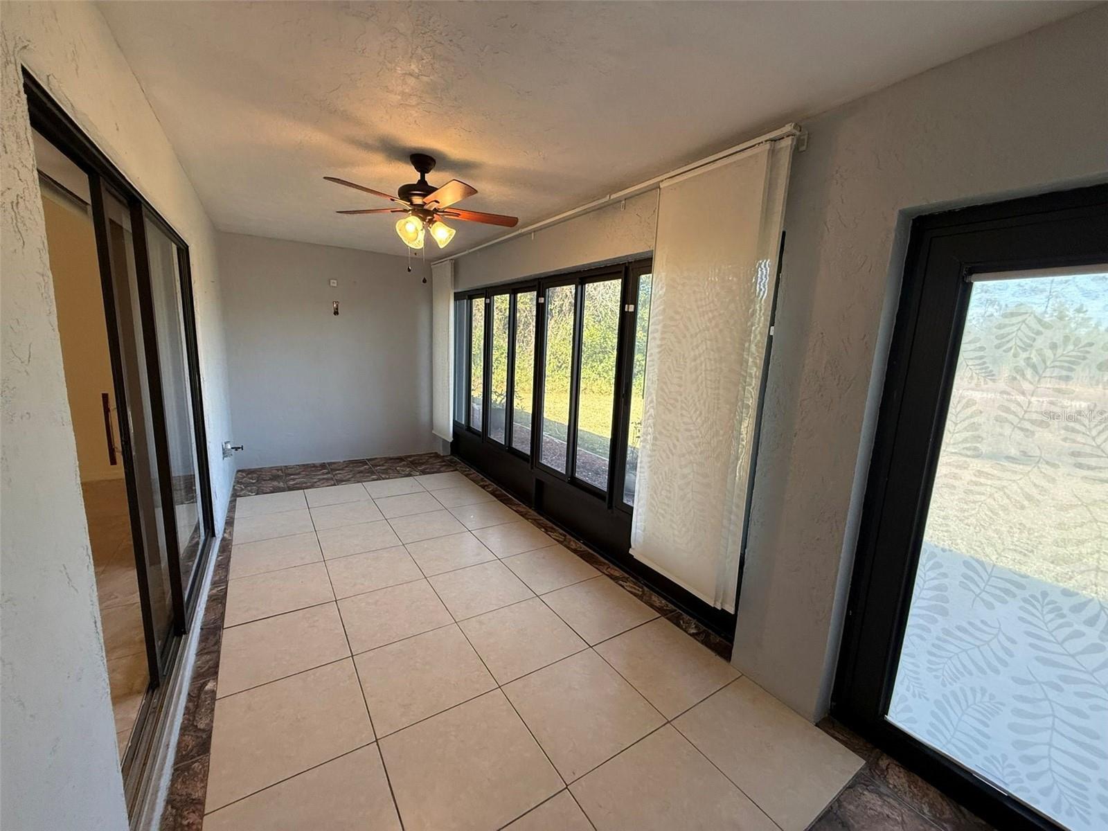 Image 19 of 22 For 26186 Northern Cross Road 1b