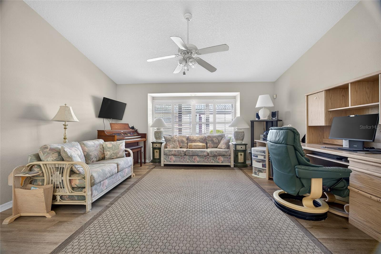 Listing photo id 9 for 1421 Rio De Janeiro Avenue