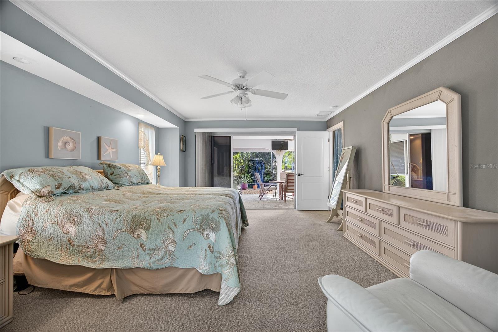 Listing photo id 12 for 1421 Rio De Janeiro Avenue