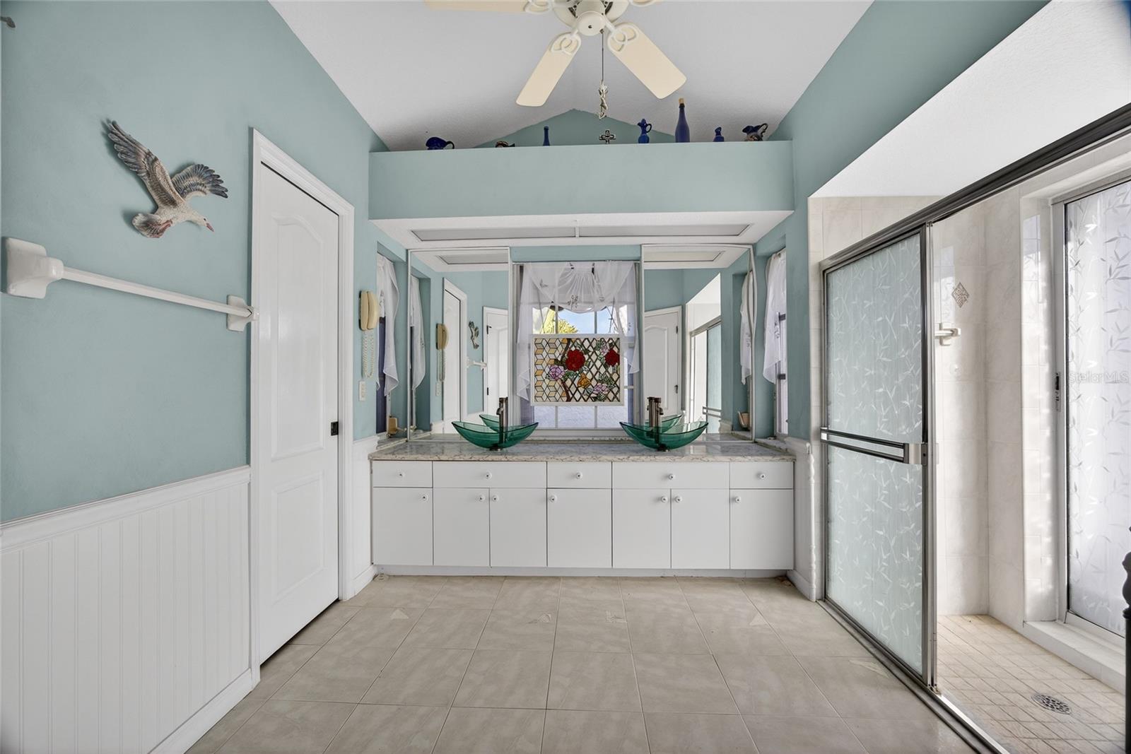 Listing photo id 13 for 1421 Rio De Janeiro Avenue