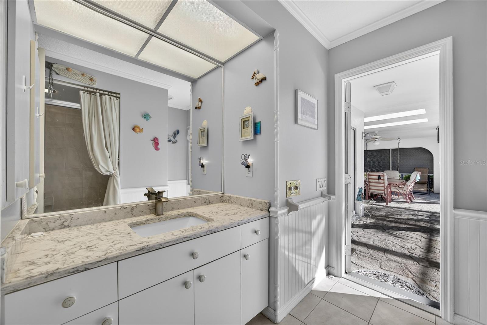 Listing photo id 17 for 1421 Rio De Janeiro Avenue