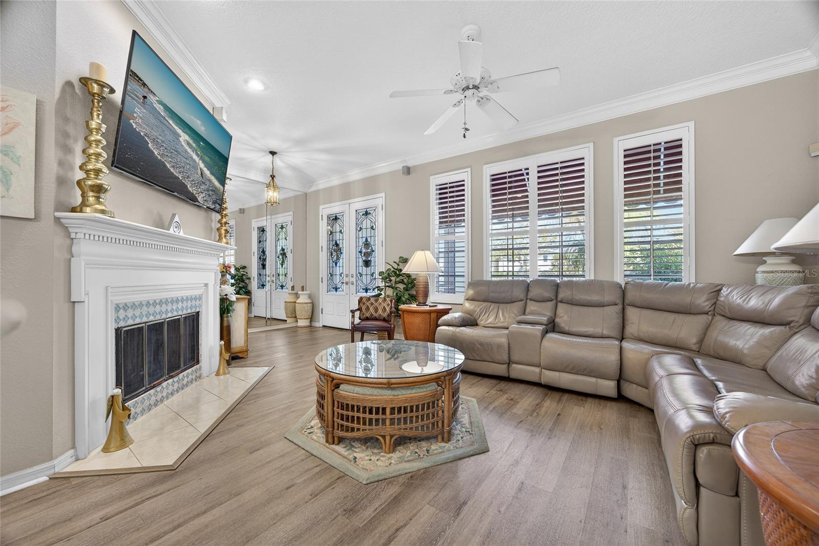 Listing photo id 2 for 1421 Rio De Janeiro Avenue