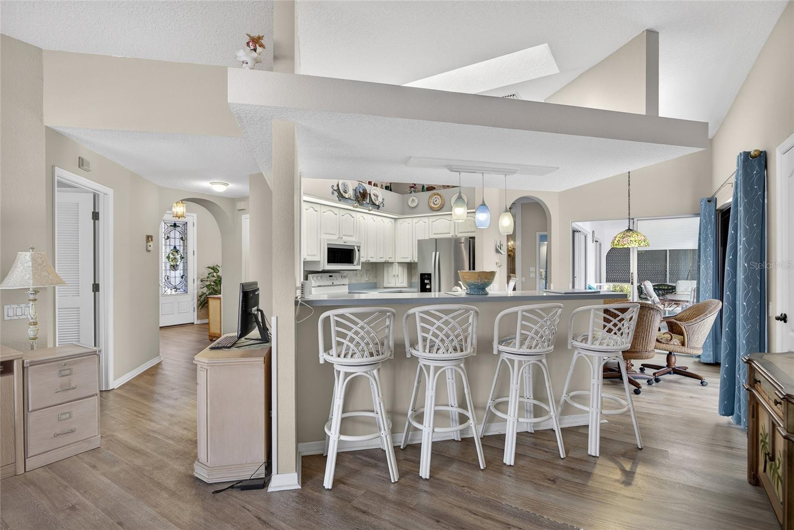 Listing photo id 5 for 1421 Rio De Janeiro Avenue