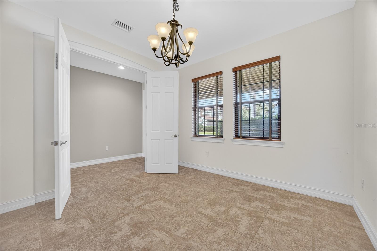 Image 5 of 54 For 1048 Bradberry Drive