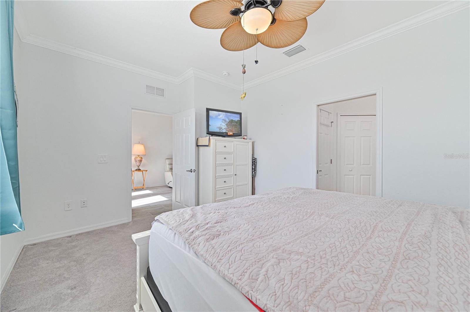 Image 16 of 28 For 17861 Woodland Court