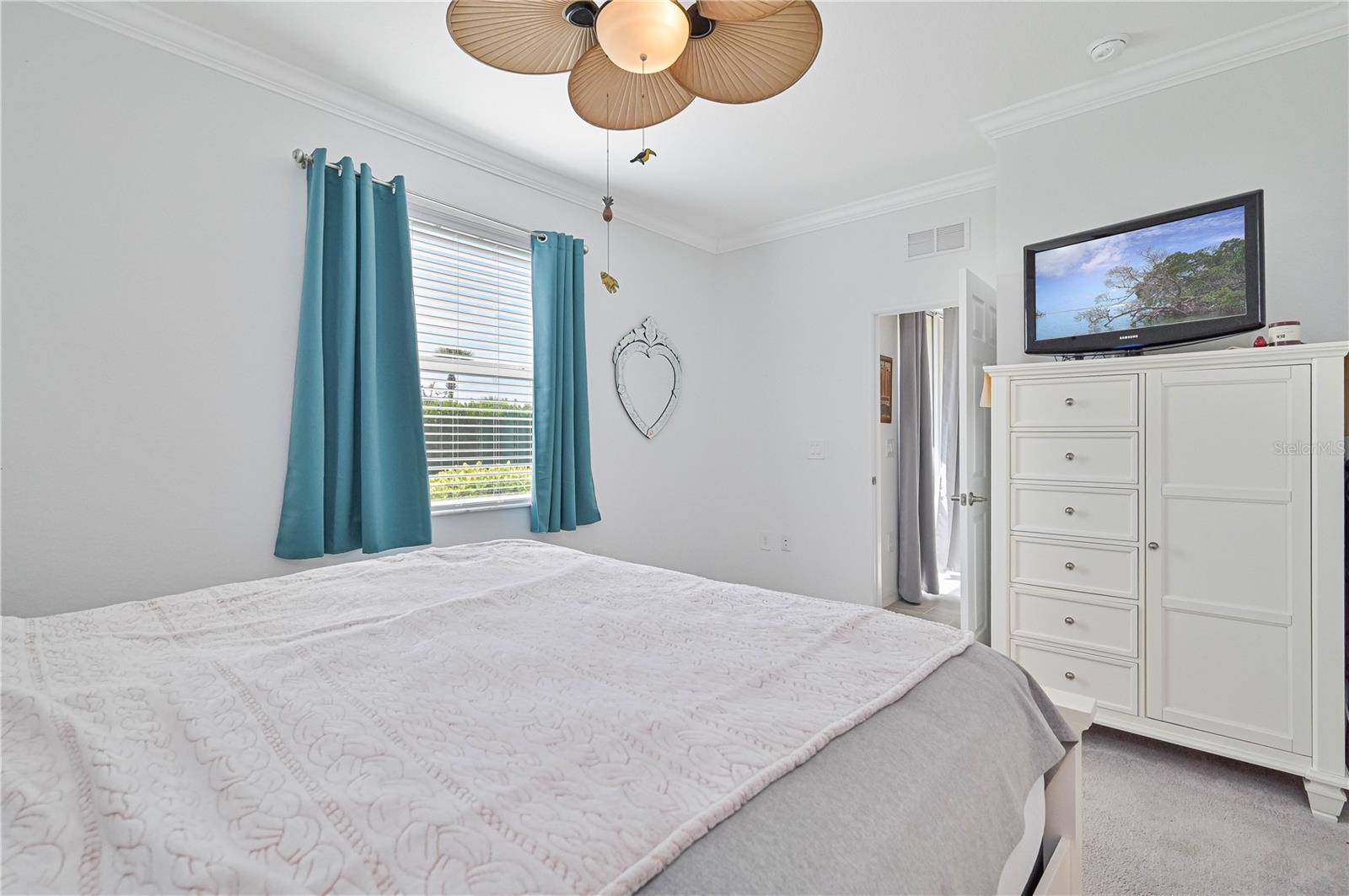 Image 17 of 28 For 17861 Woodland Court