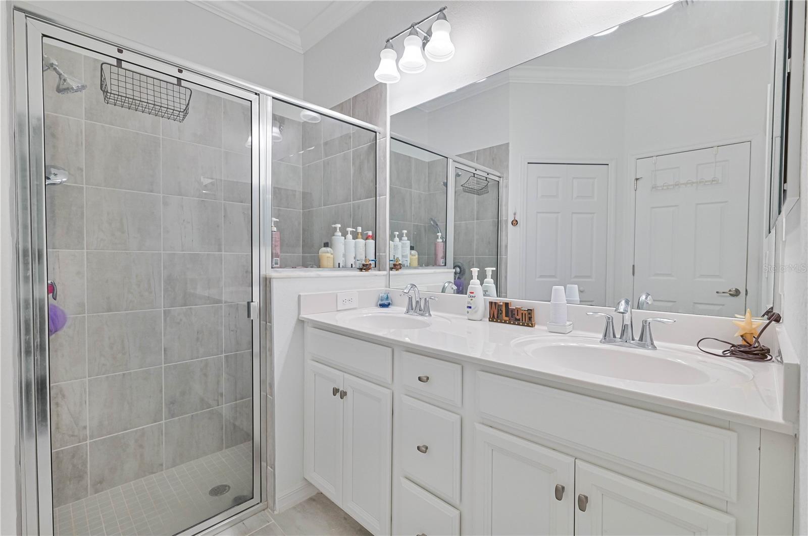 Image 18 of 28 For 17861 Woodland Court