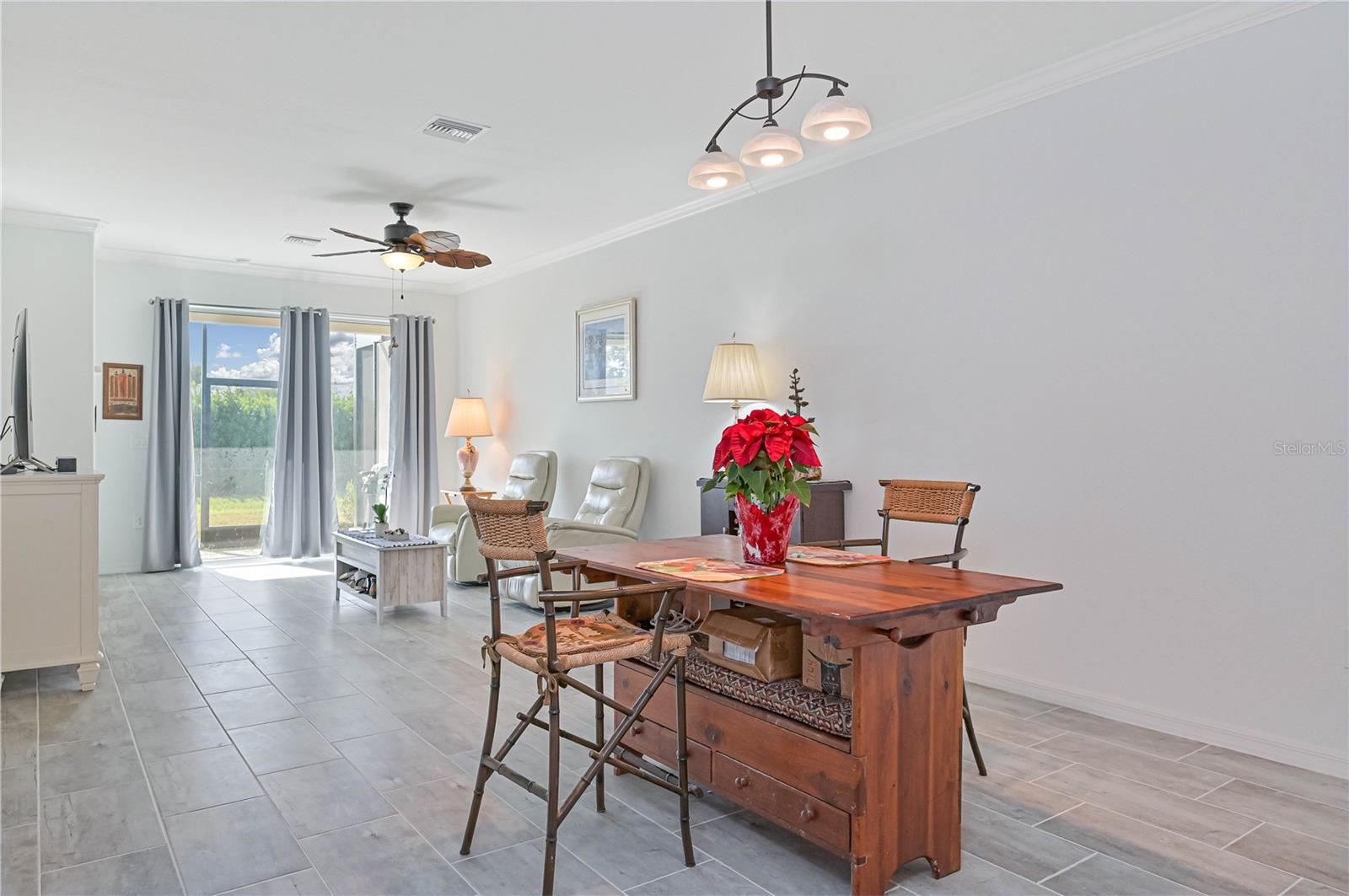 Image 4 of 28 For 17861 Woodland Court