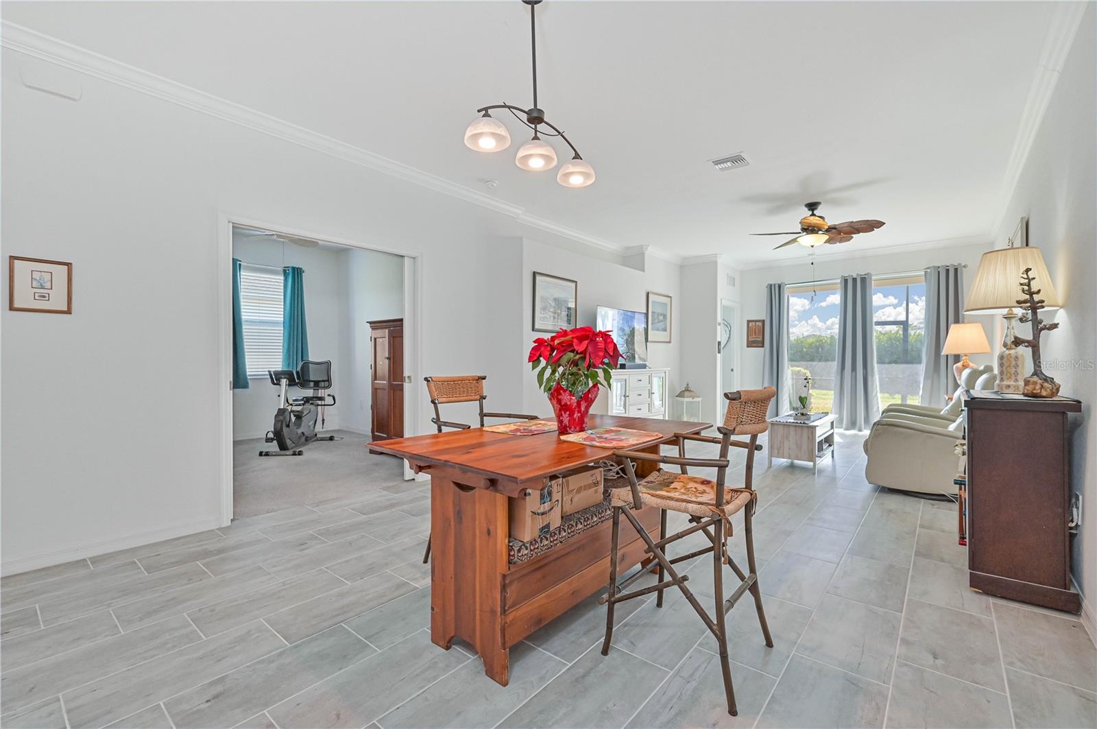 Image 5 of 28 For 17861 Woodland Court