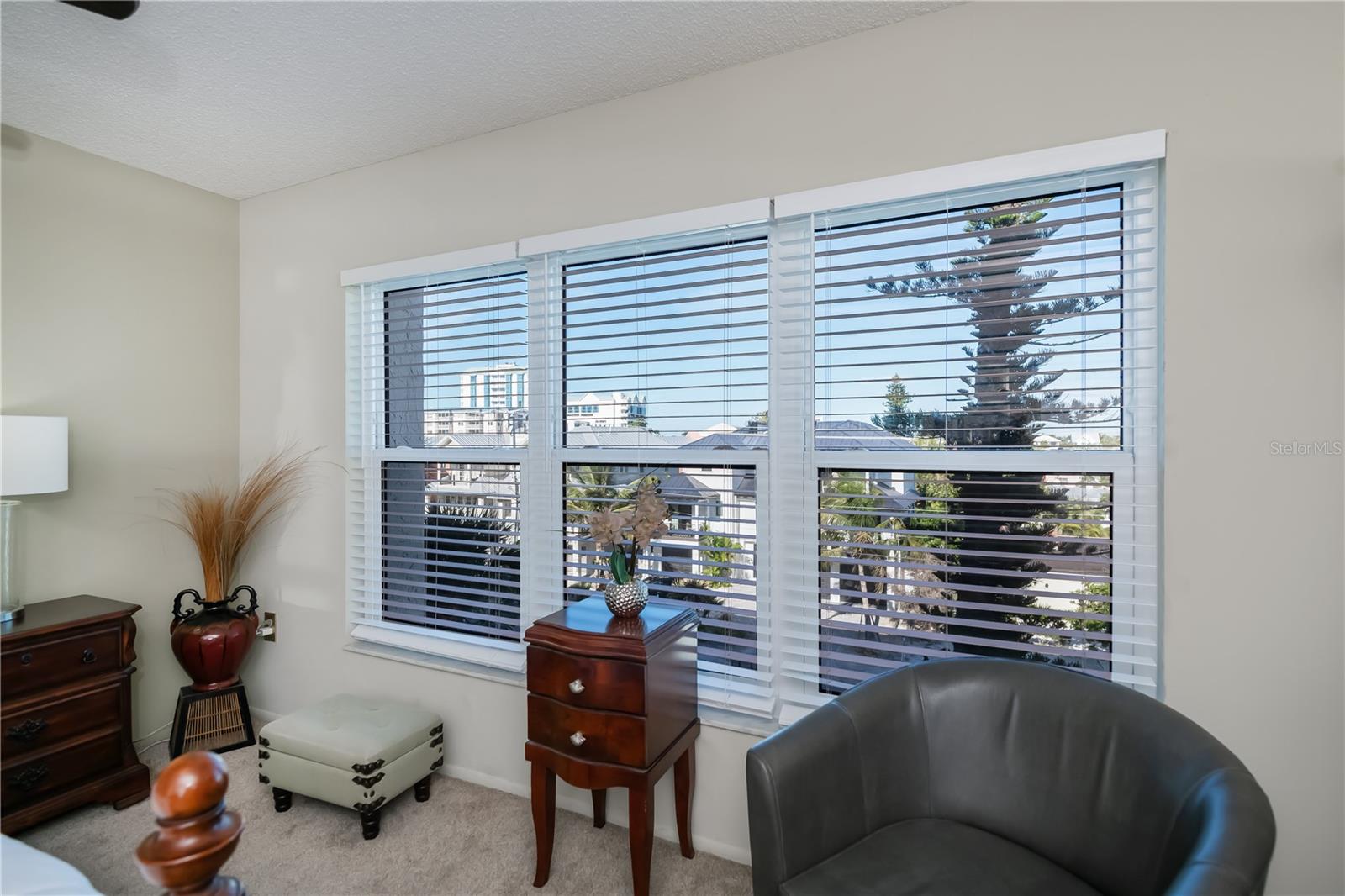 Image 32 of 73 For 1001 Benjamin Franklin Drive 406