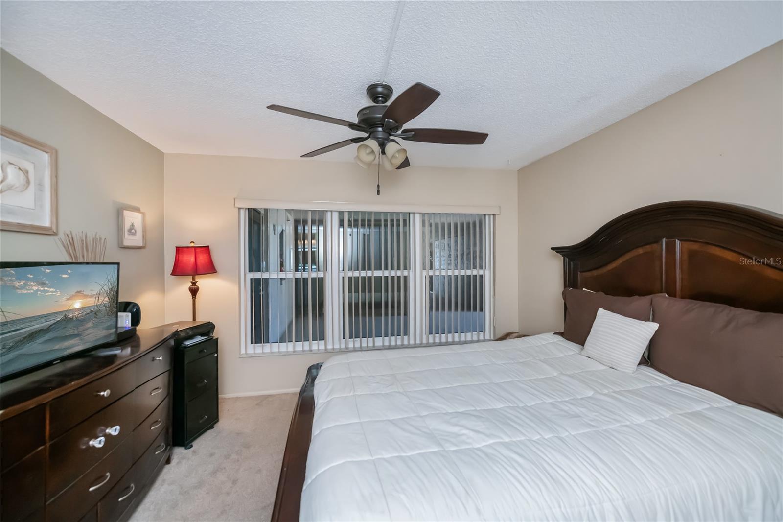 Image 38 of 73 For 1001 Benjamin Franklin Drive 406