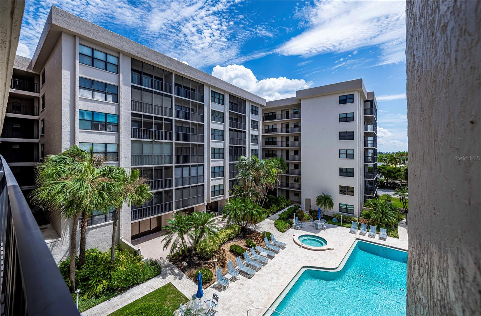 Image 49 of 73 For 1001 Benjamin Franklin Drive 406