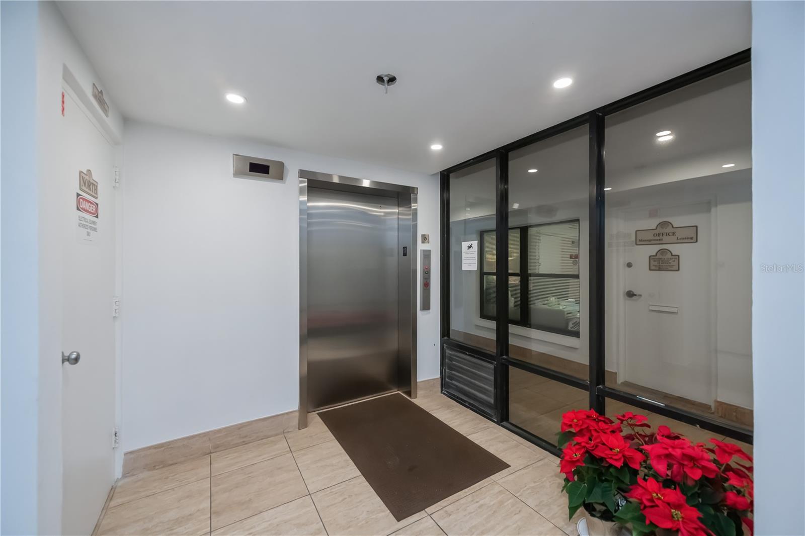 Image 58 of 73 For 1001 Benjamin Franklin Drive 406