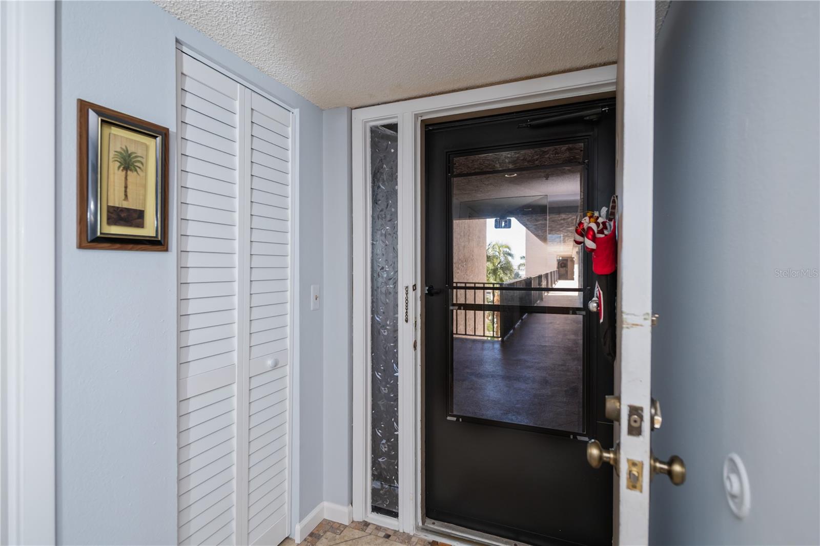 Image 6 of 73 For 1001 Benjamin Franklin Drive 406