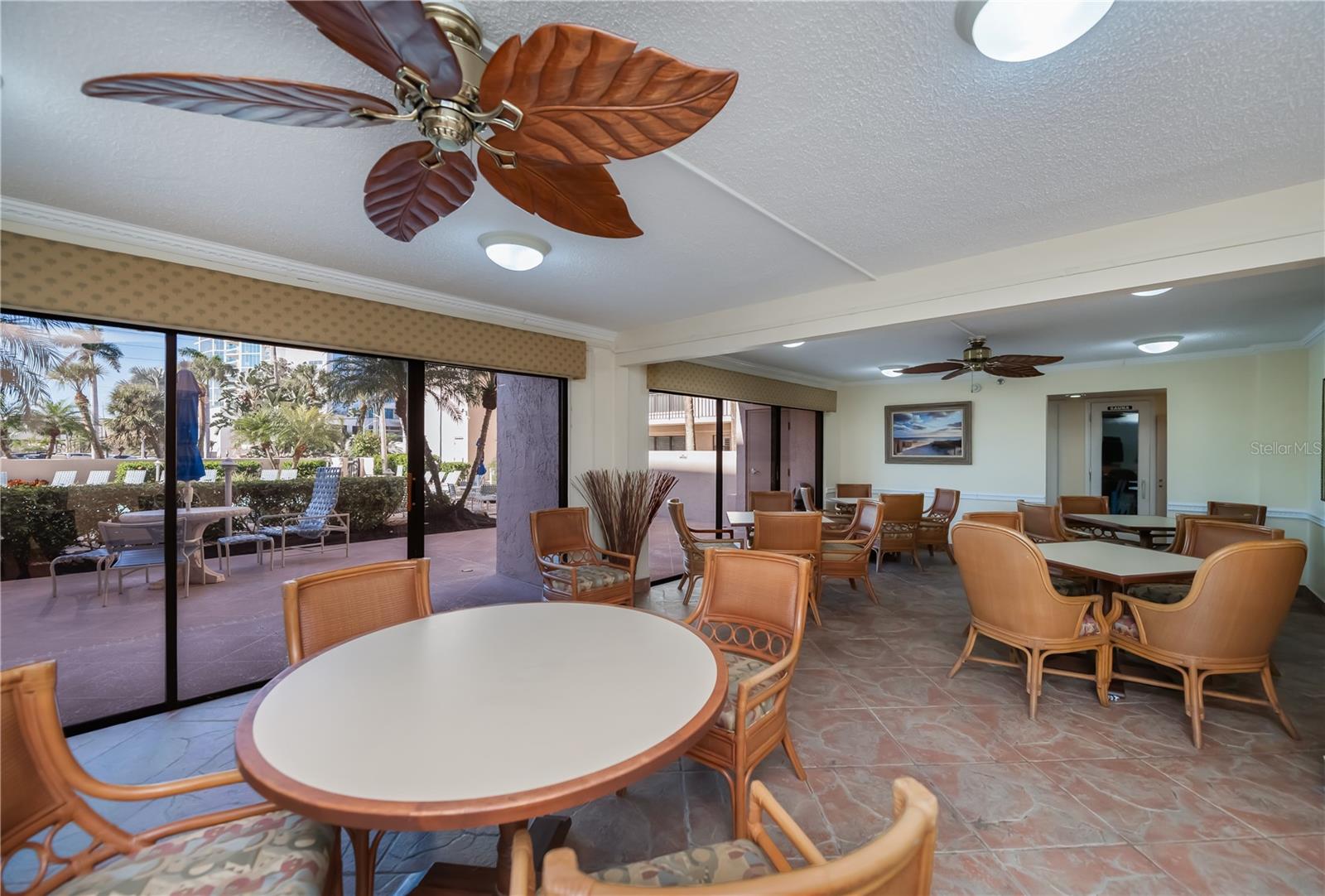 Image 65 of 73 For 1001 Benjamin Franklin Drive 406