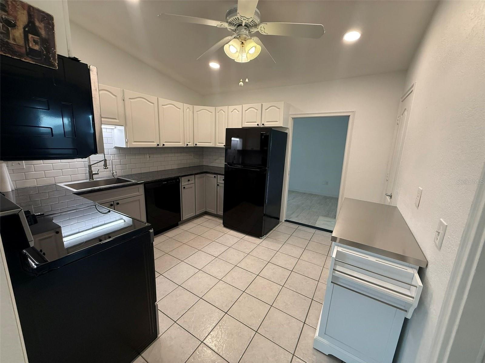 Image 3 of 17 For 512 Dewhurst Street