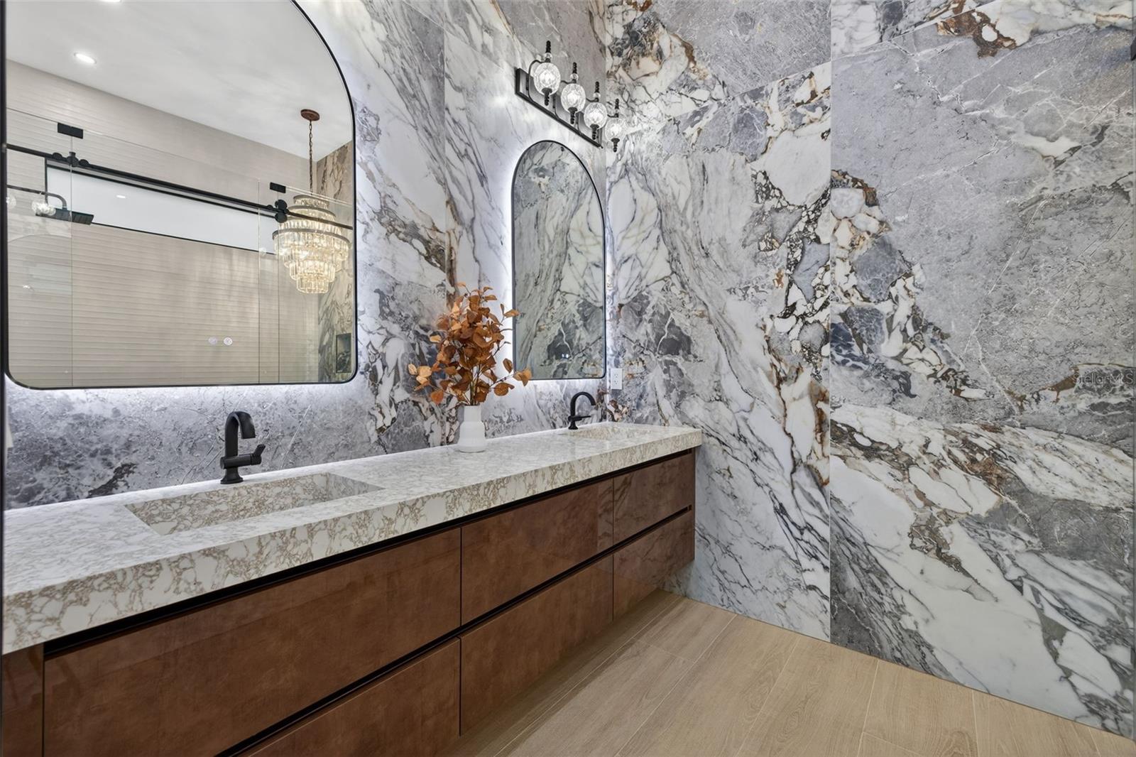 Image 27 of 61 For 2824 35th Street