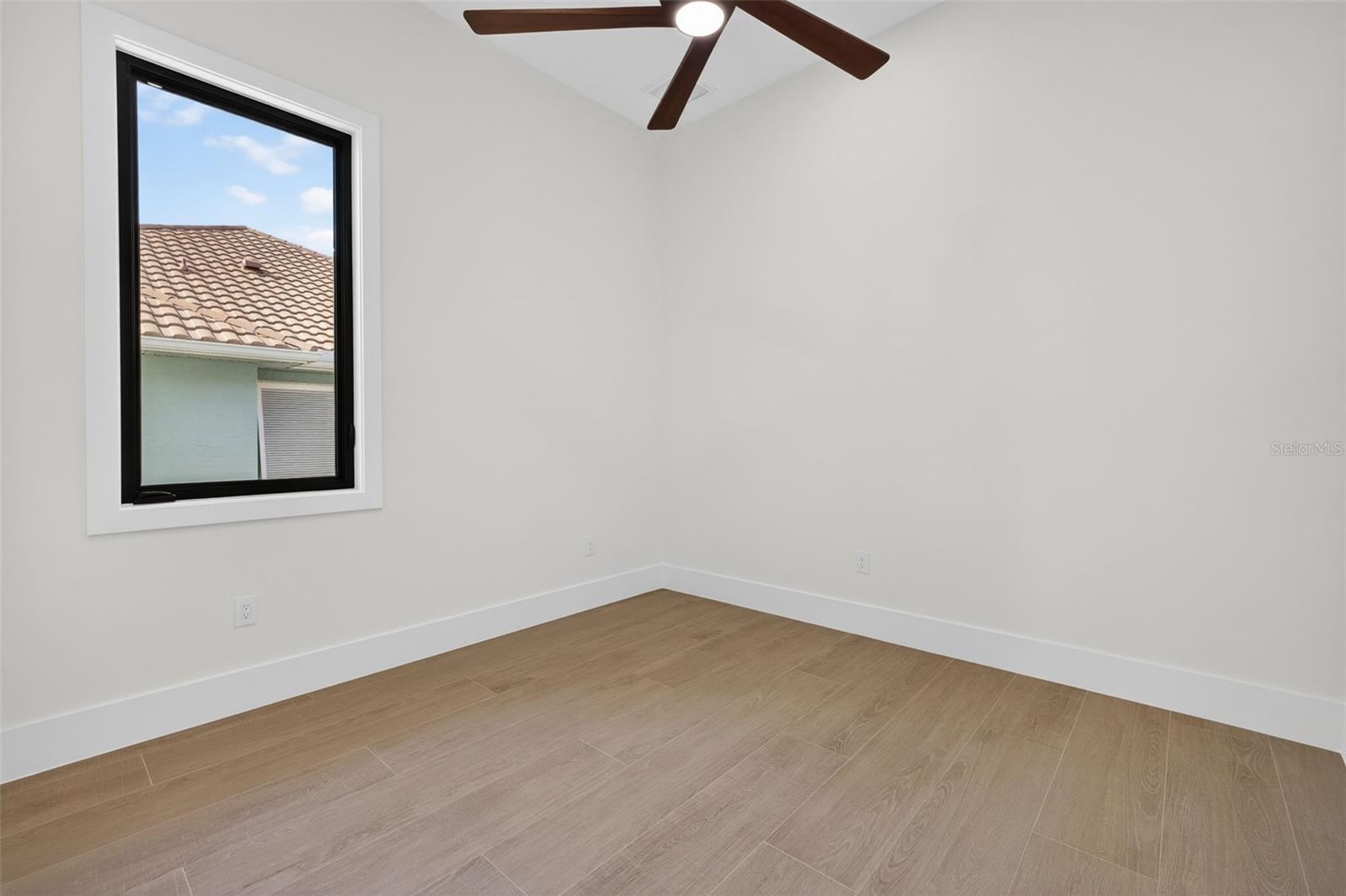 Image 34 of 61 For 2824 35th Street