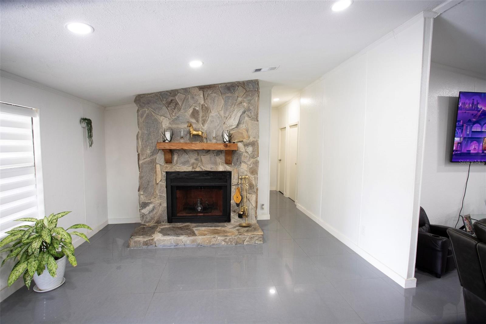 Image 11 of 33 For 41 Ferguson Lane