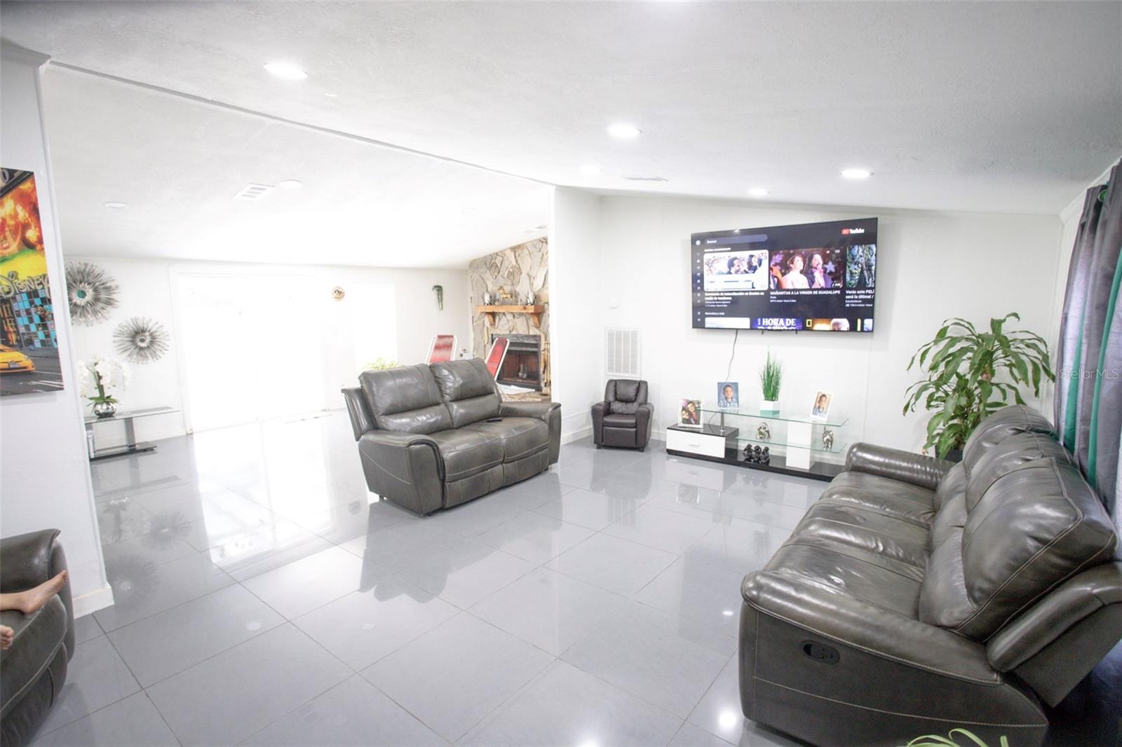 Image 4 of 33 For 41 Ferguson Lane