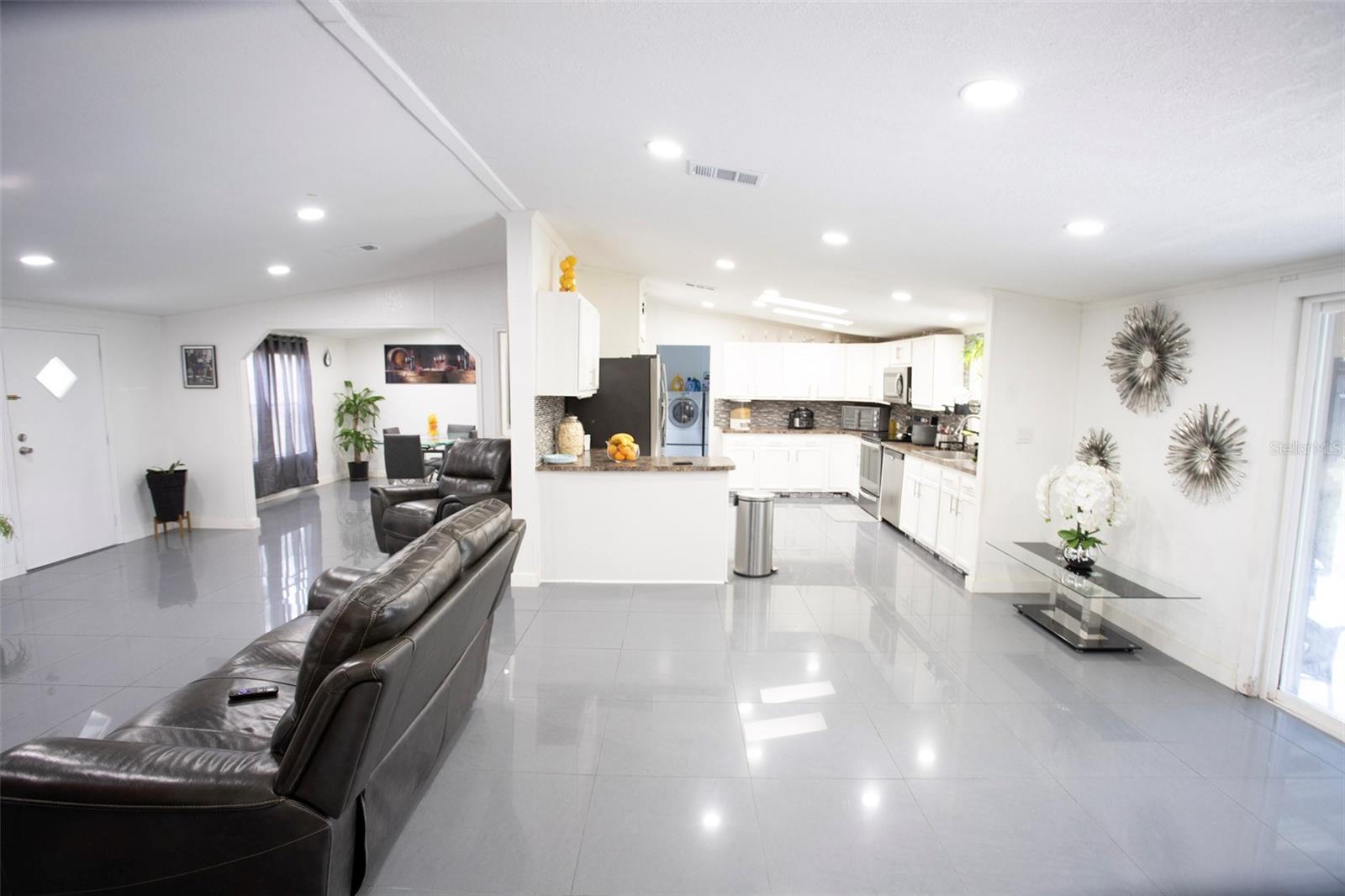 Image 6 of 33 For 41 Ferguson Lane