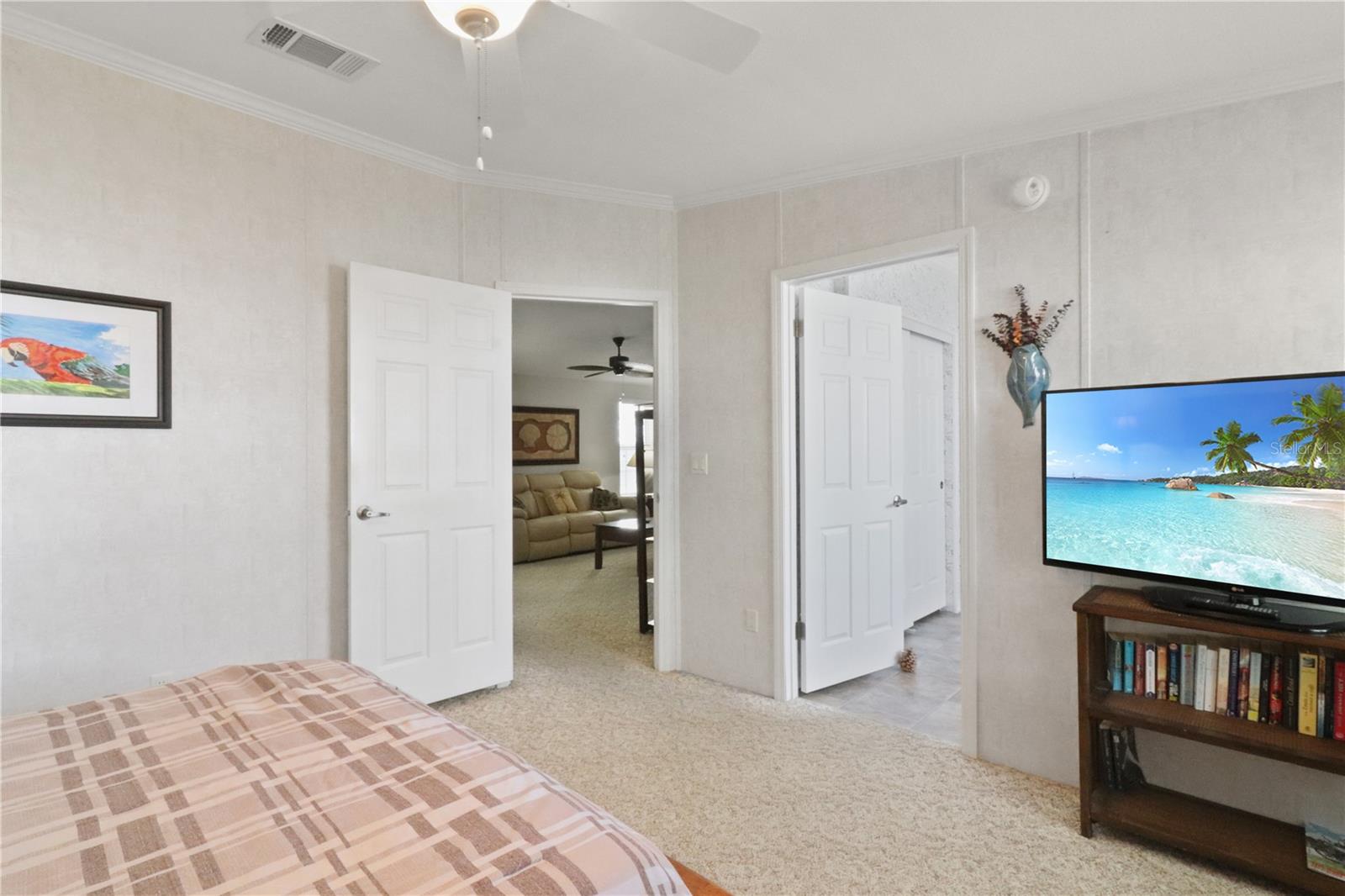 Image 25 of 93 For 2100 Kings Highway 742