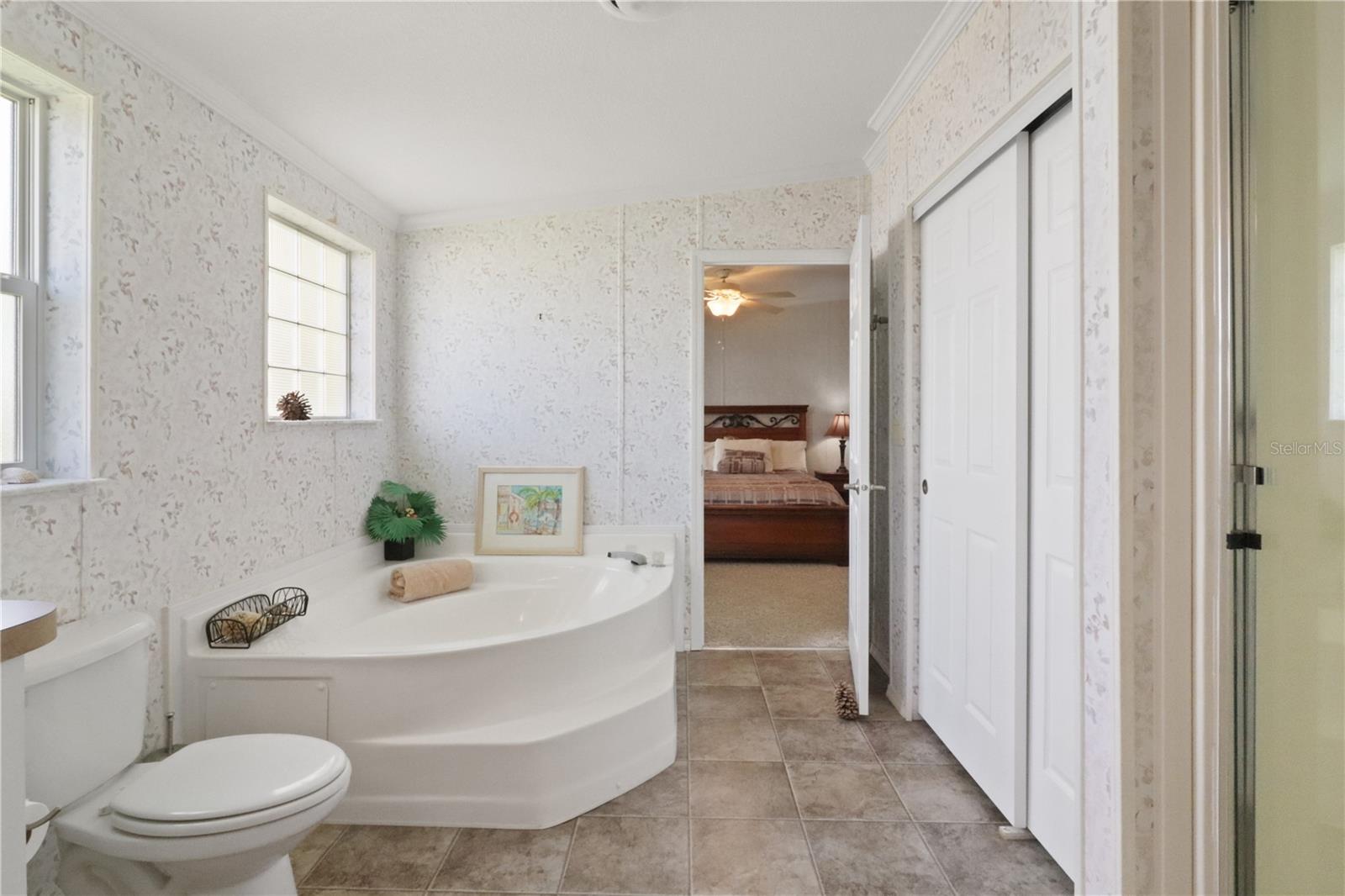 Image 27 of 93 For 2100 Kings Highway 742