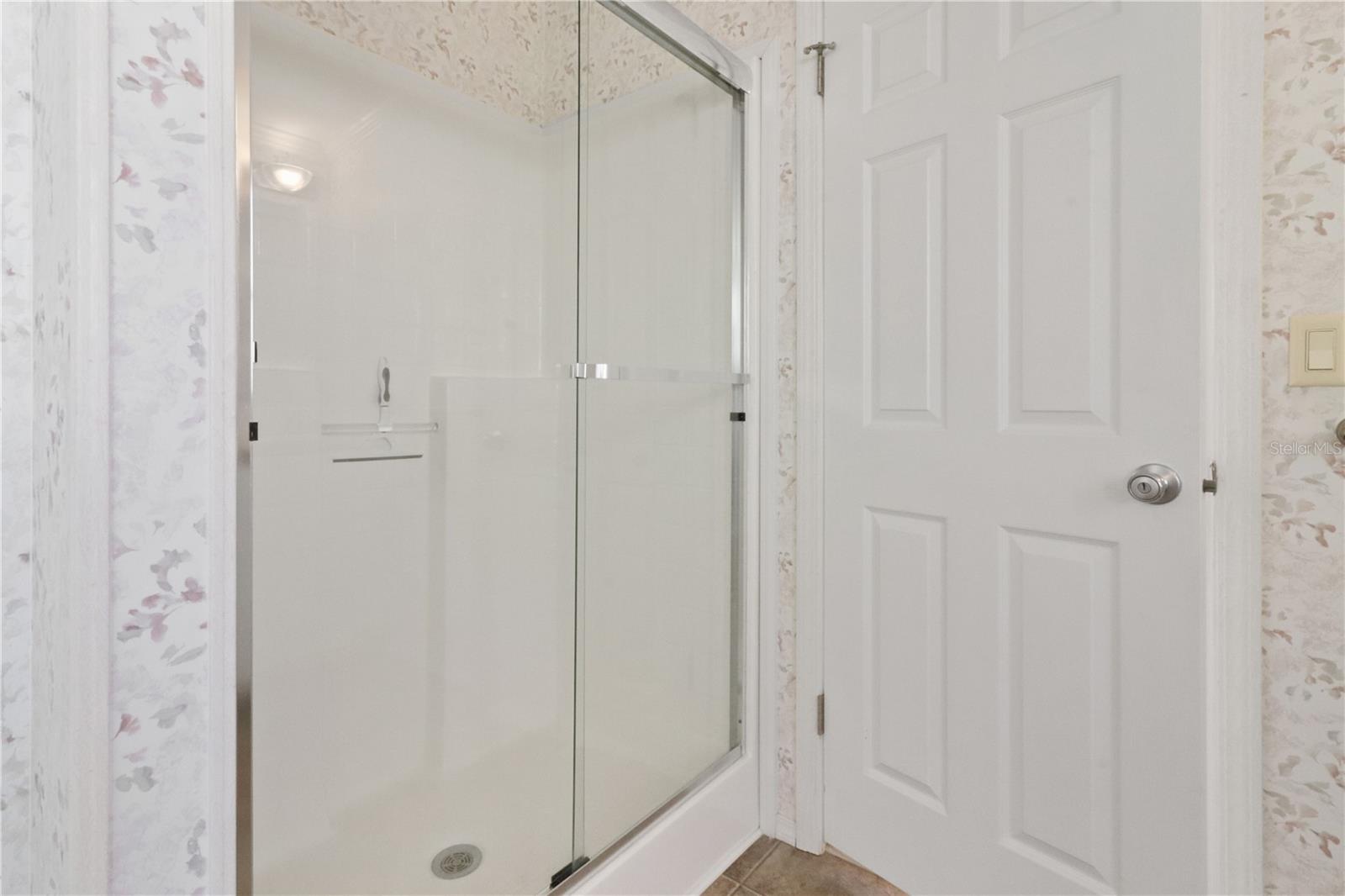 Image 28 of 93 For 2100 Kings Highway 742